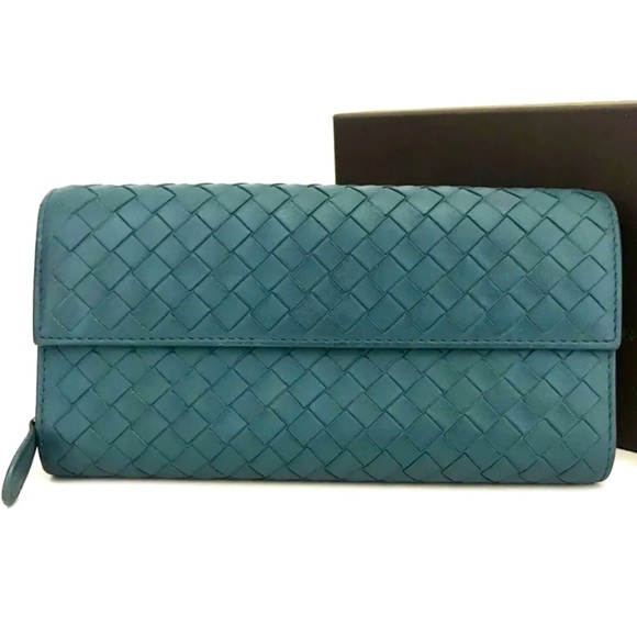 Bottega Veneta Handbags - Bottega Veneta Green Intrecciato Lambskin Bifold Long Wallet
